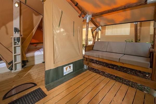 Camping Chateau De Galaure Chateauneuf-de-Galaure Δωμάτιο φωτογραφία