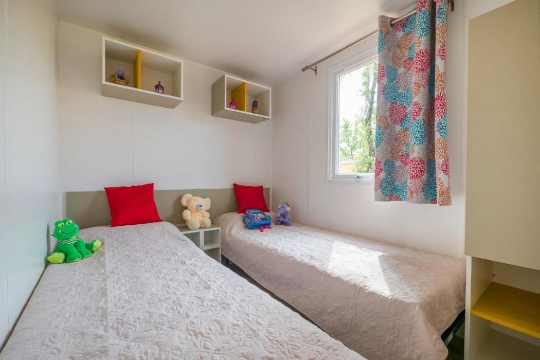 Camping Chateau De Galaure Chateauneuf-de-Galaure Εξωτερικό φωτογραφία