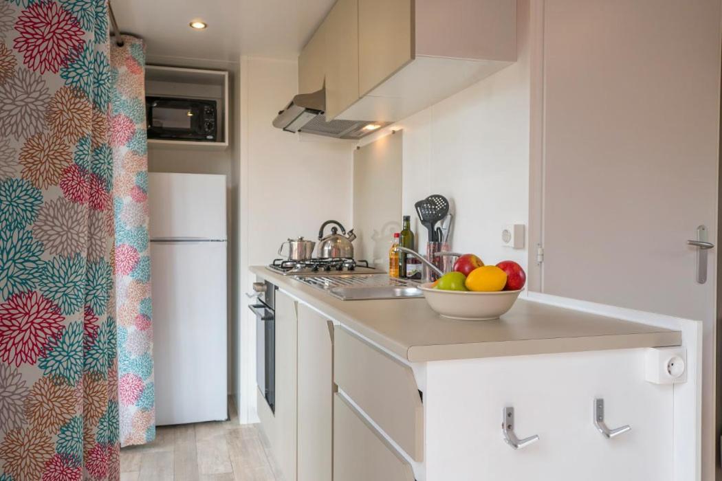 Camping Chateau De Galaure Chateauneuf-de-Galaure Εξωτερικό φωτογραφία