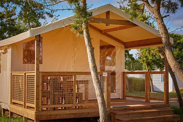 Camping Chateau De Galaure Chateauneuf-de-Galaure Εξωτερικό φωτογραφία