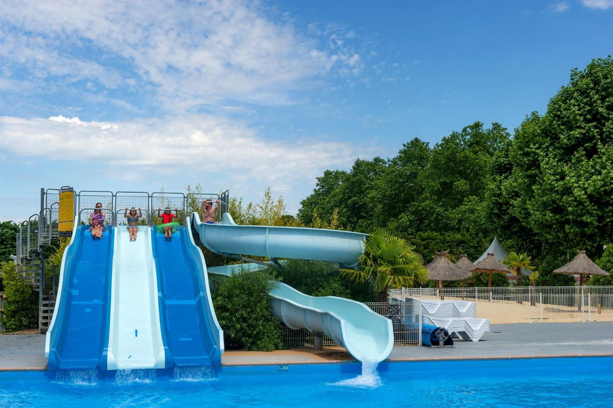 Camping Chateau De Galaure Chateauneuf-de-Galaure Εξωτερικό φωτογραφία